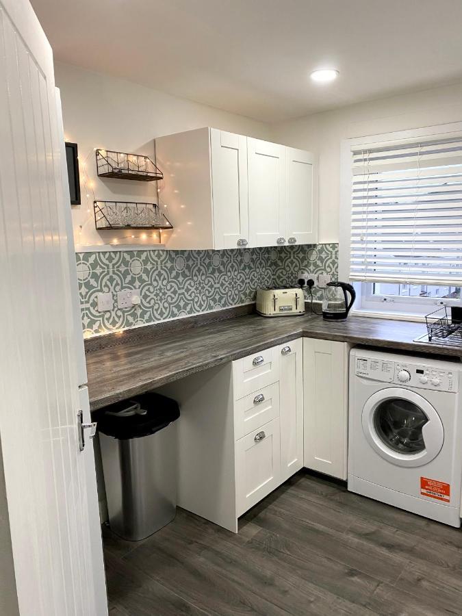 Entire Modern Apartment In Oban With Balcony Ngoại thất bức ảnh