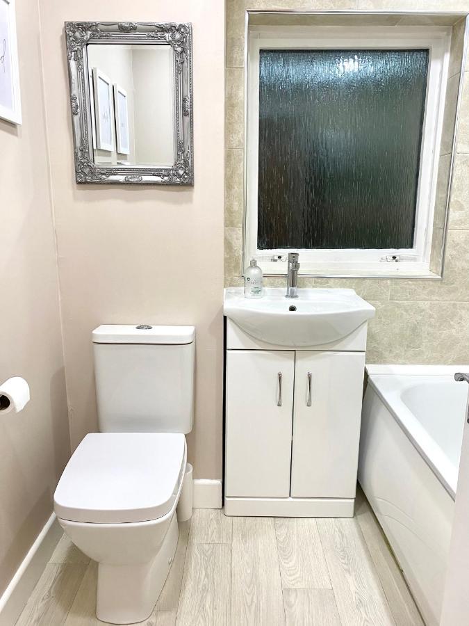 Entire Modern Apartment In Oban With Balcony Ngoại thất bức ảnh
