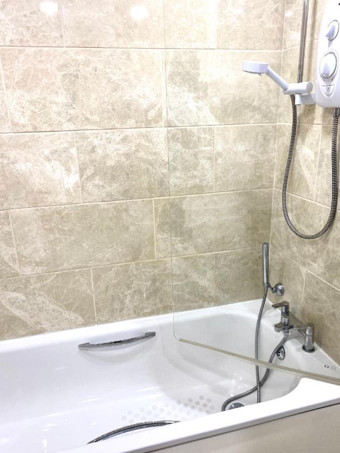 Entire Modern Apartment In Oban With Balcony Ngoại thất bức ảnh