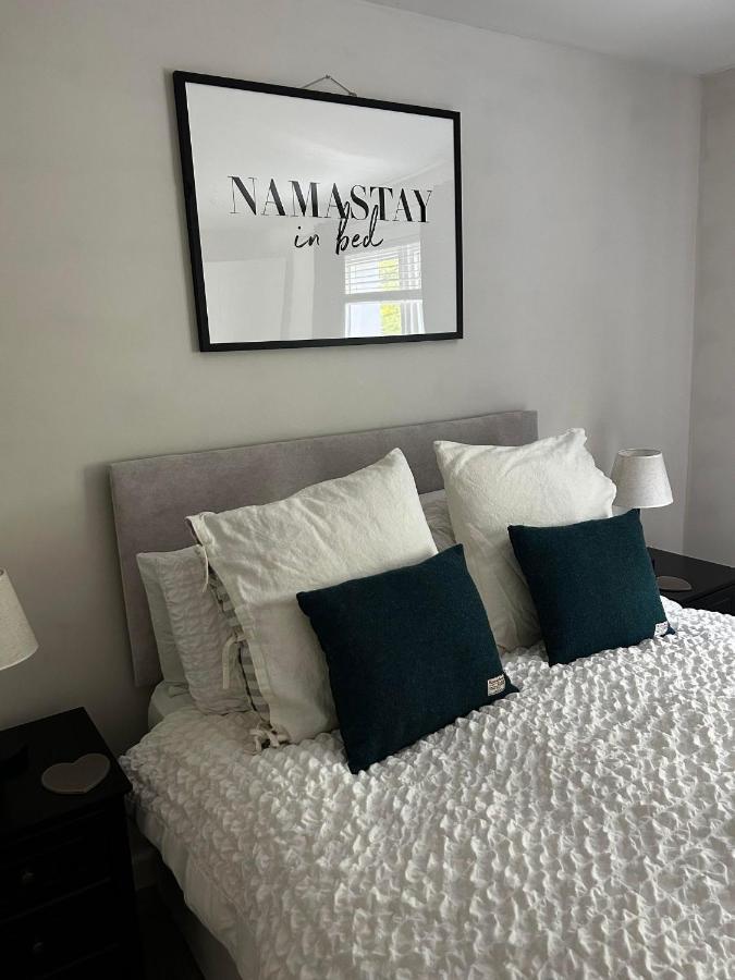 Entire Modern Apartment In Oban With Balcony Ngoại thất bức ảnh